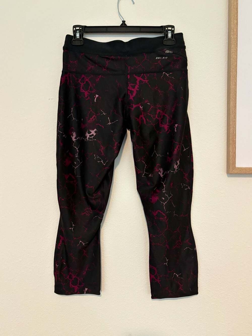 Nike Womens Printed Stay Warm Running Capri Pants Black/Purple - Picture 7 of 9